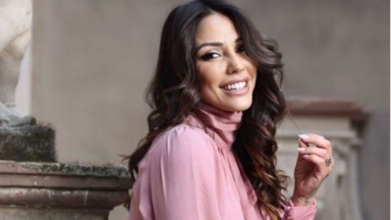 Selvaggia Roma sorridente