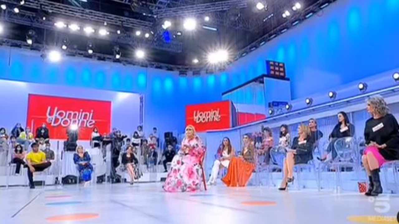 Uomini e donne, corteggiatrice in ospedale