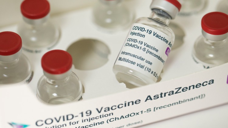 Vaccino AstraZeneca Giovani