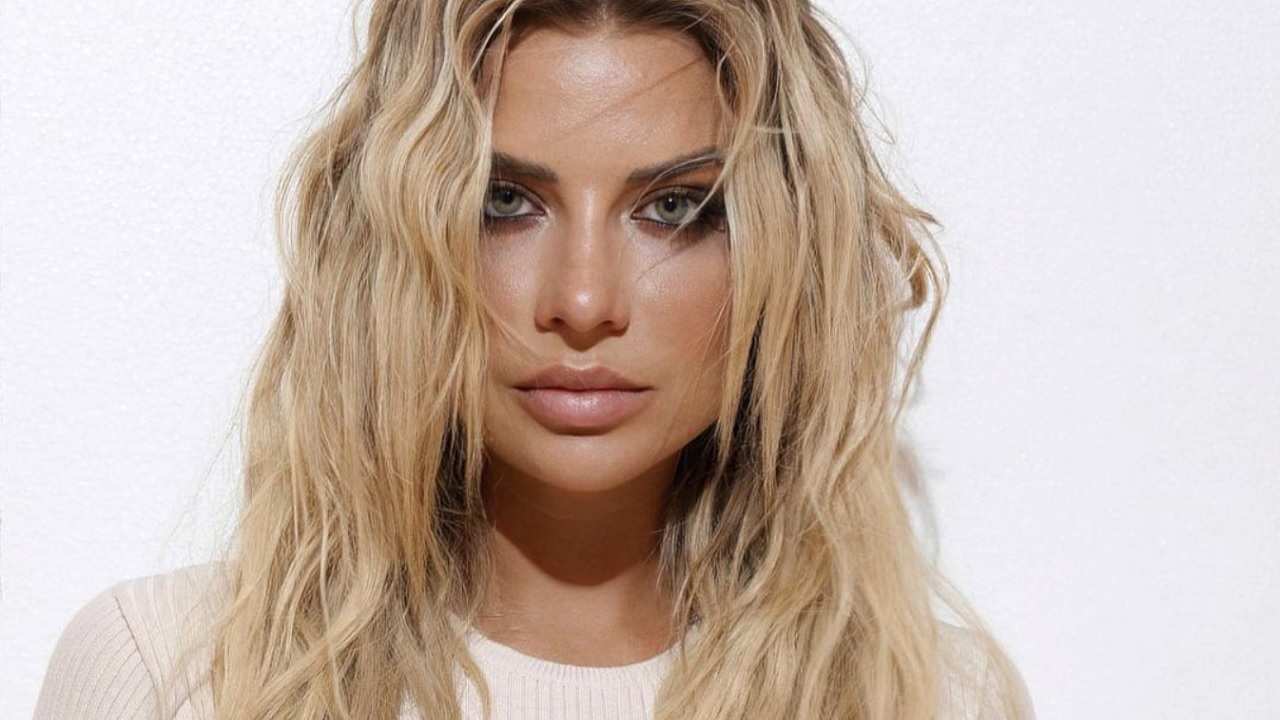 Veronica Ferraro seria