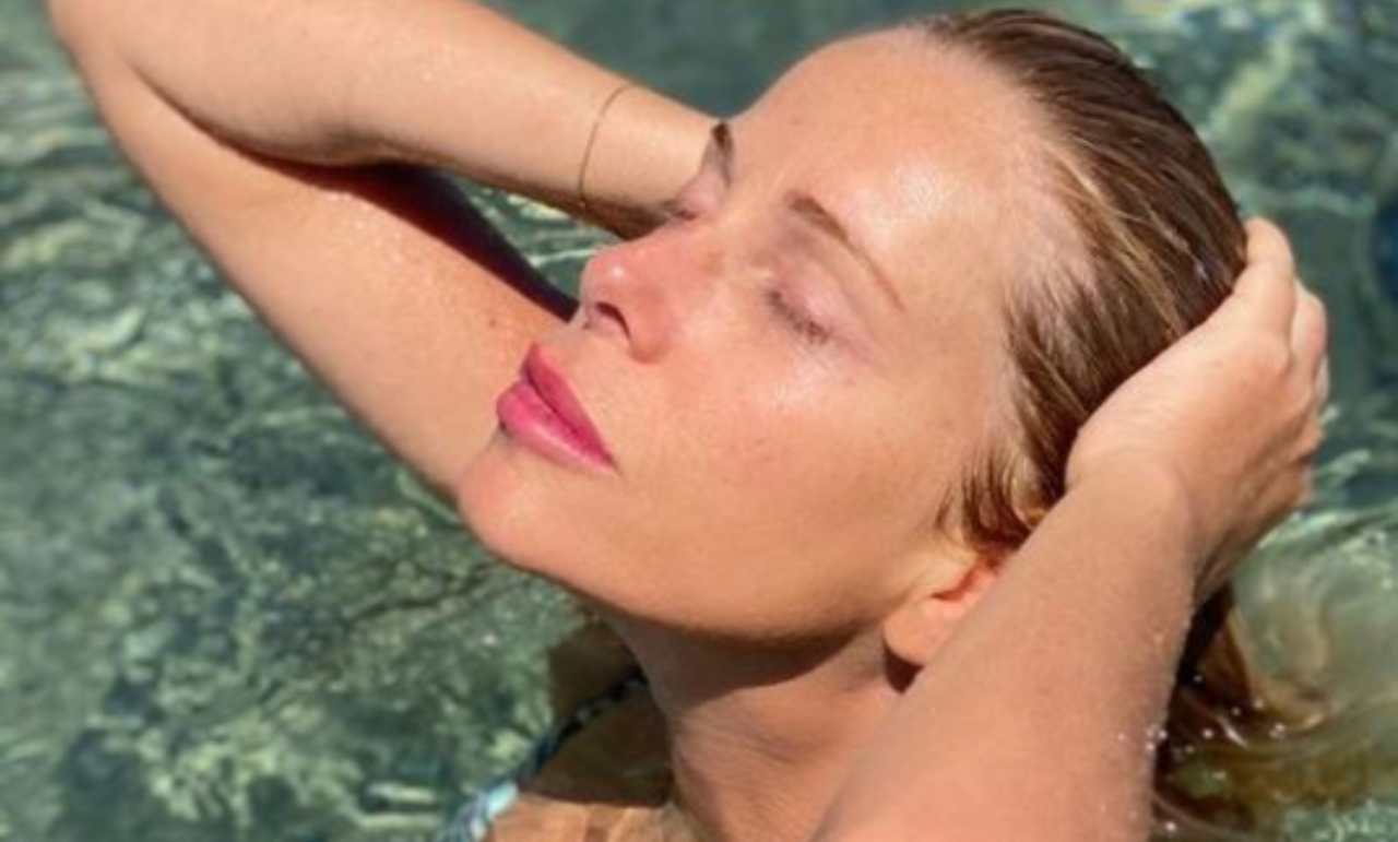 Alessia Marcuzzi bagno