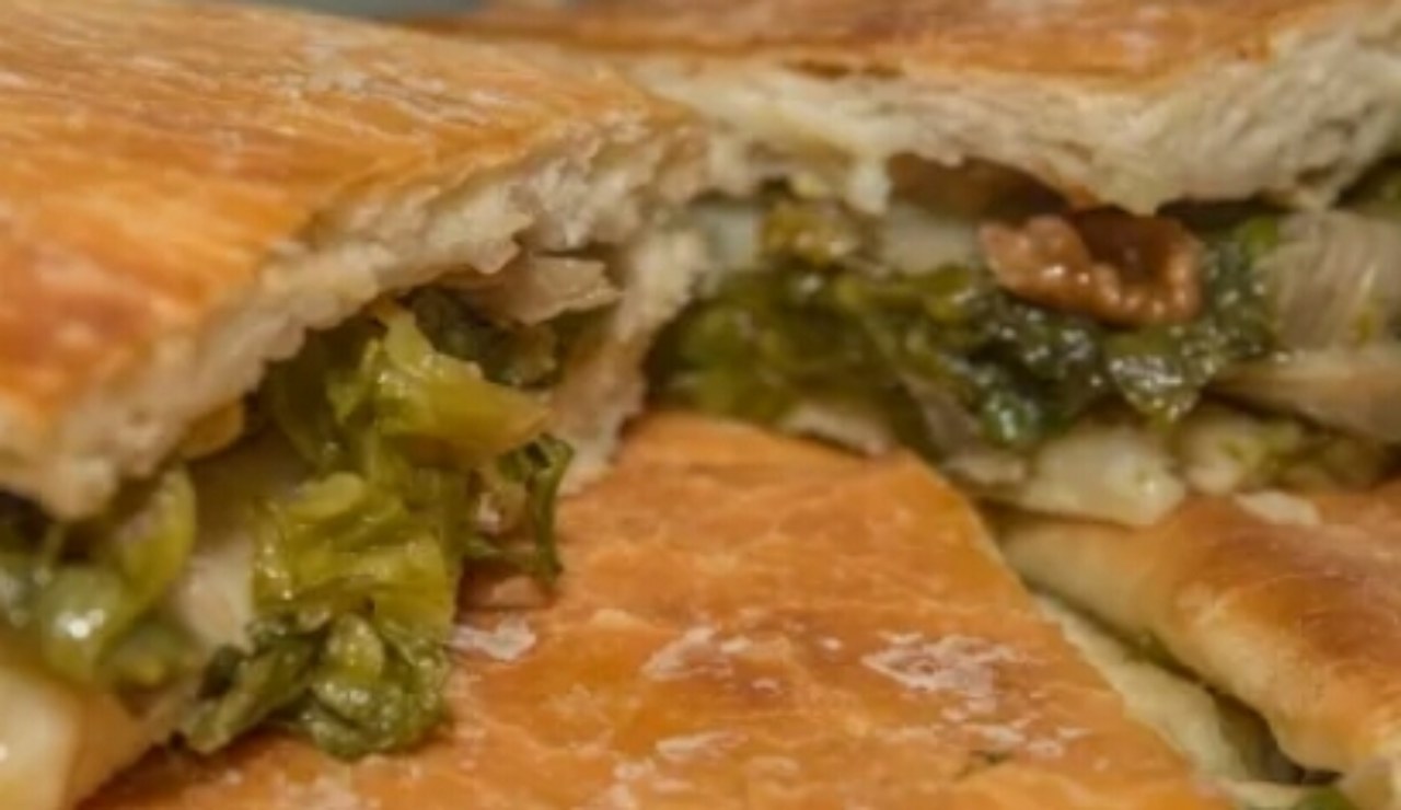 pizza ripiena con scarola