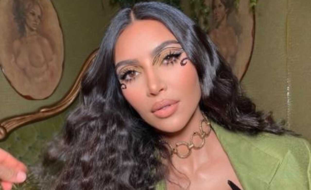 Kim Kardashian make up 