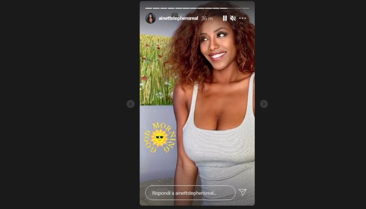 Ainett Stephens in posa