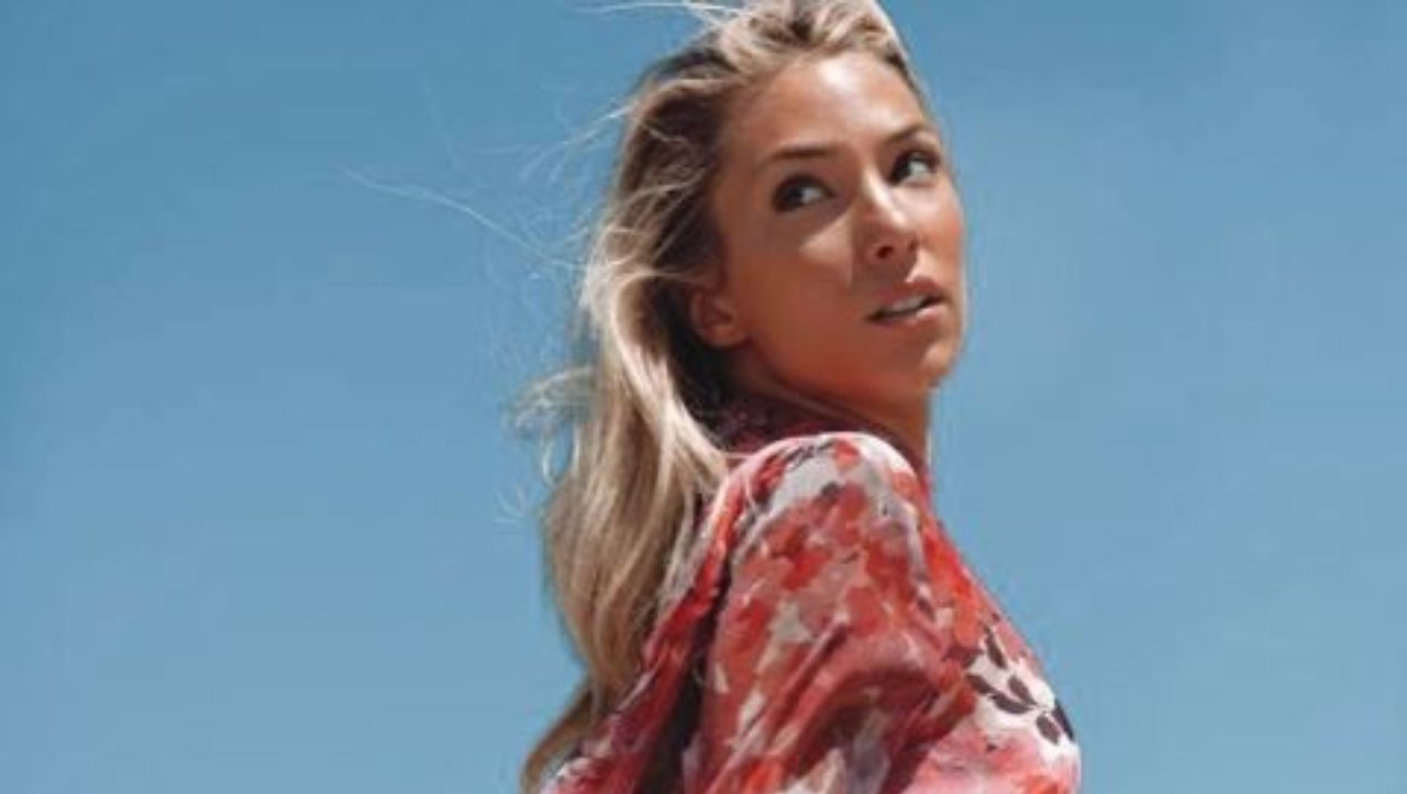 Alice Campello di profilo