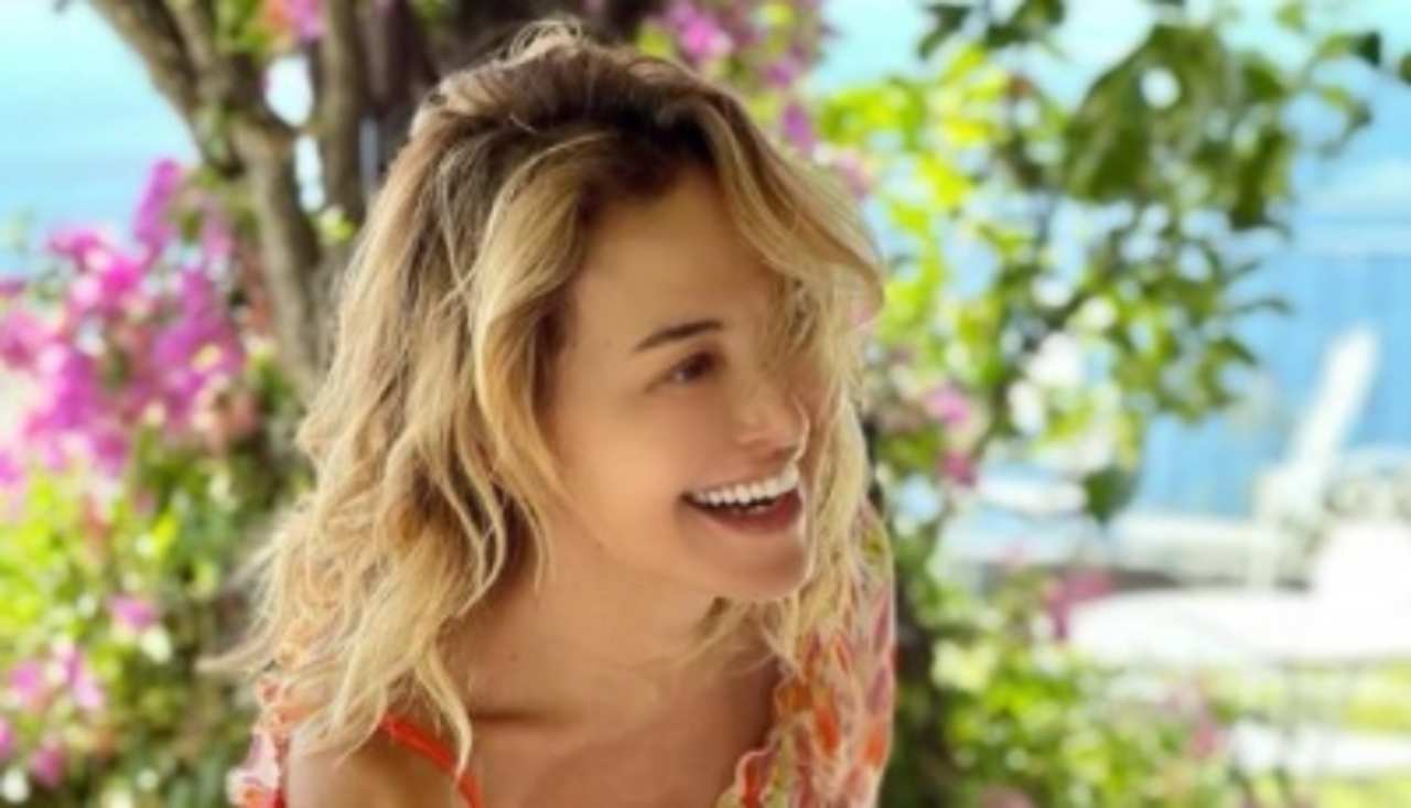 Barbara D'Urso sorride