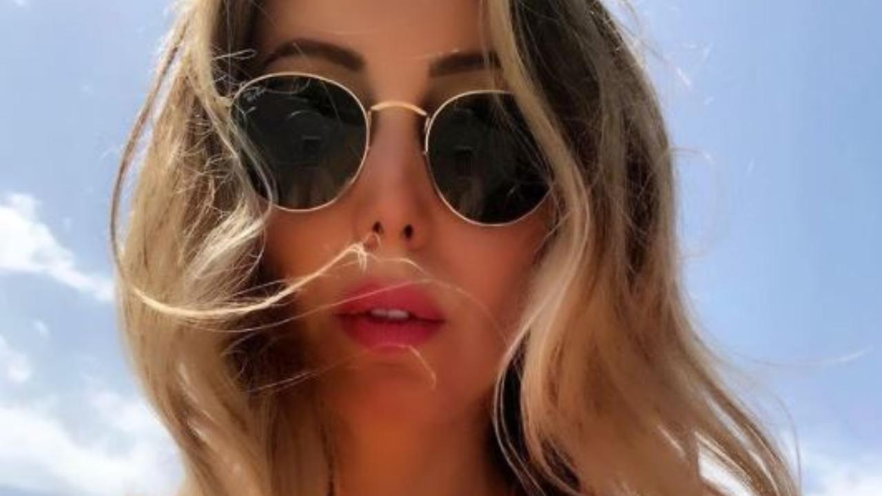 Carolina Casiraghi Mare Primo Piano