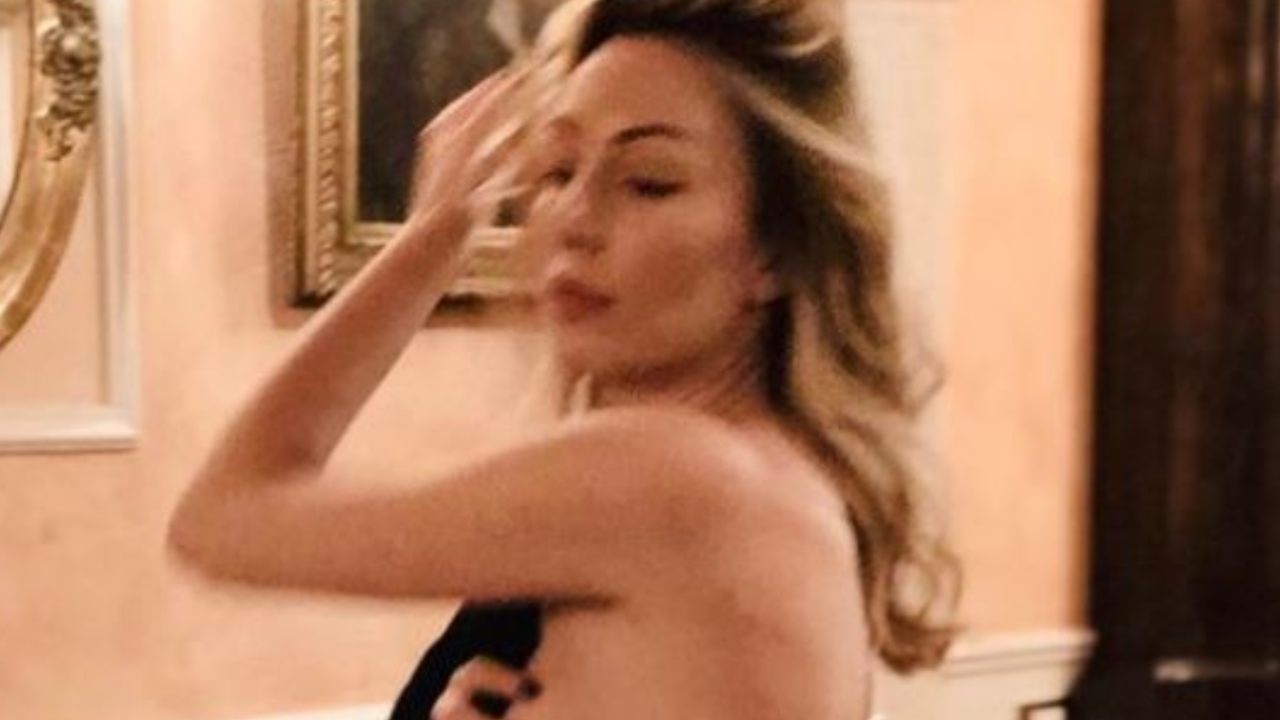 Carolina Casiraghi Jungle Costume Verde