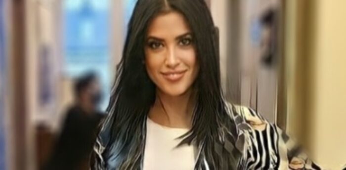 Claudia Ruggeri sorride