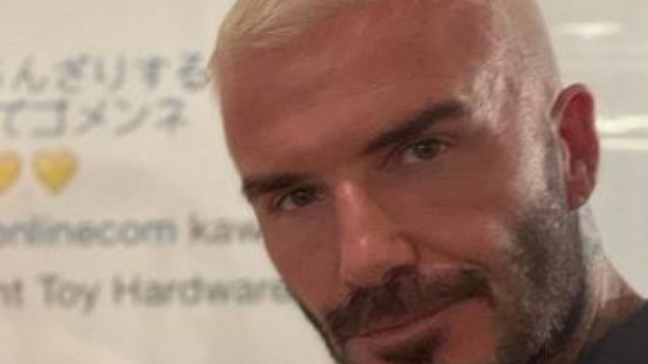David Beckham tra gli uomini famosi con i capelli biondi