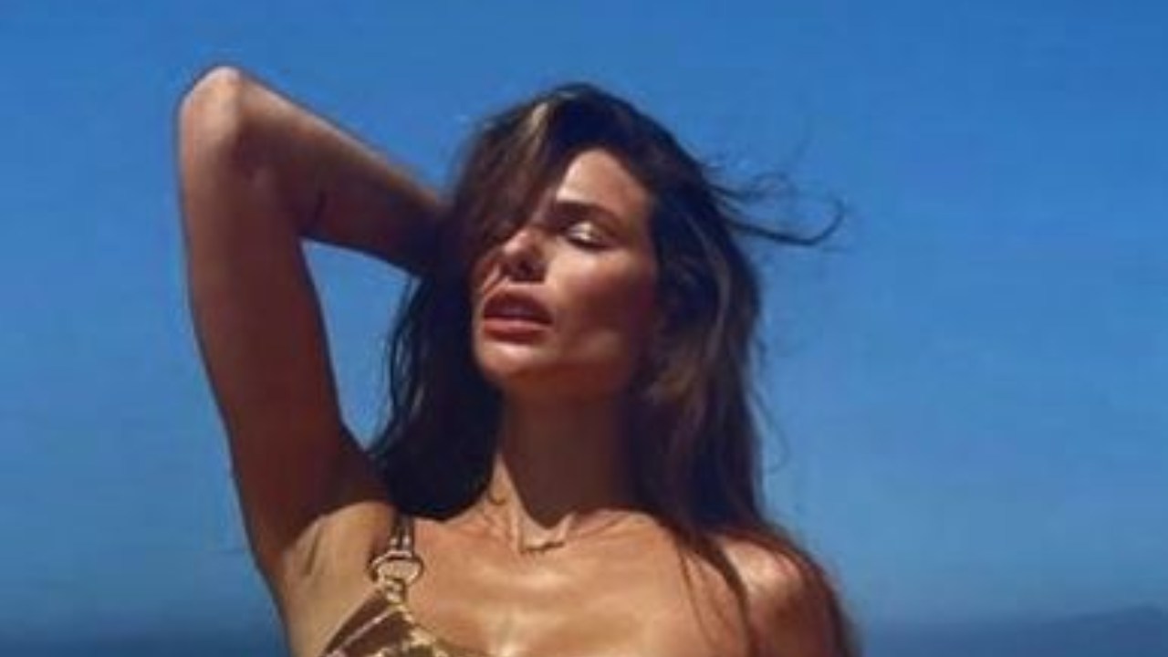 Dayane Mello Finestra Costume Celeste