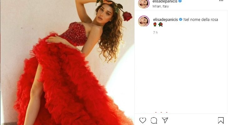 Elisa De Panicis posa sensuale