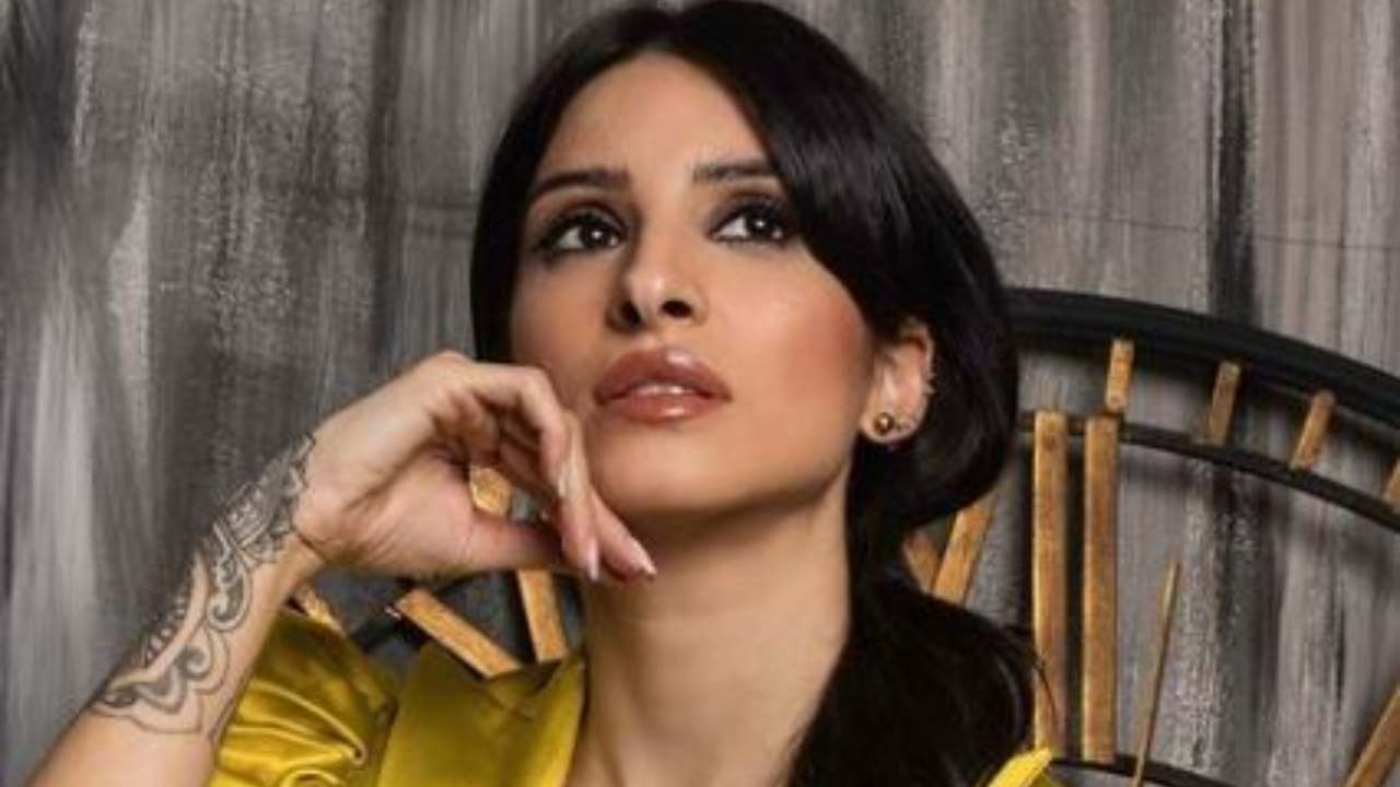 Erica Piamonte Vestito Giallo Coscia