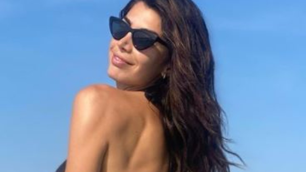 Fabrizia Santarelli Costume Di Spalle