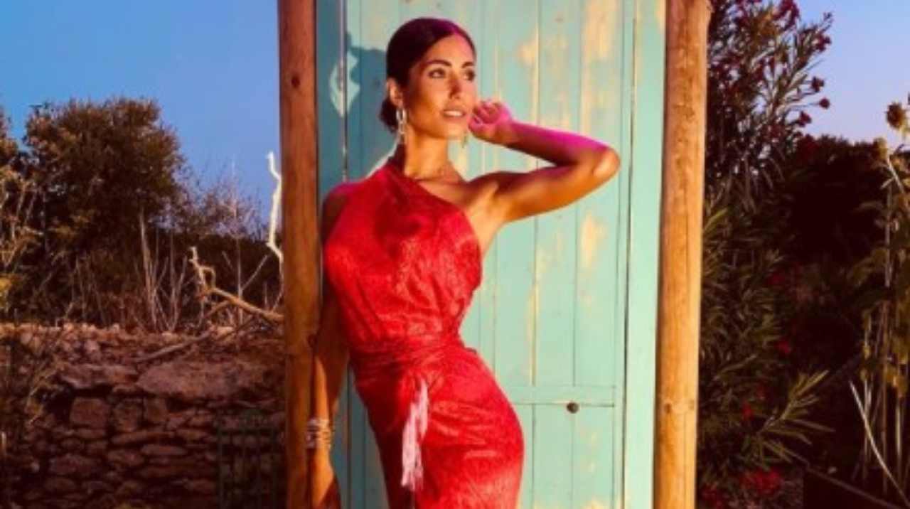 Federica Nargi in abito rosso
