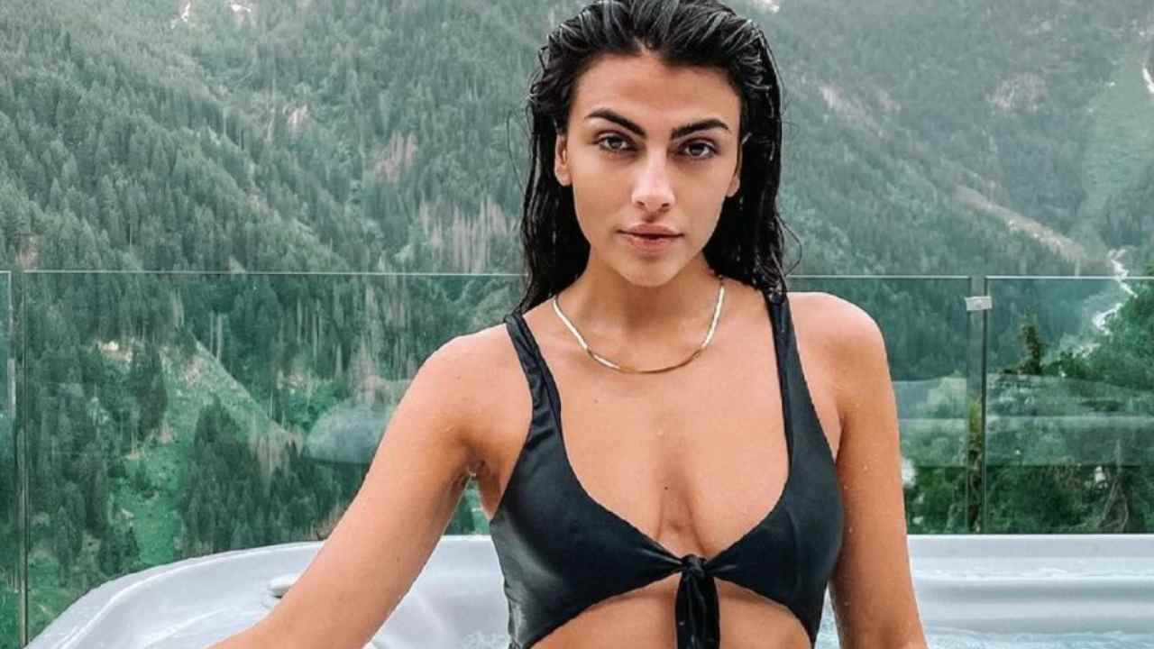 Giulia Salemi costume