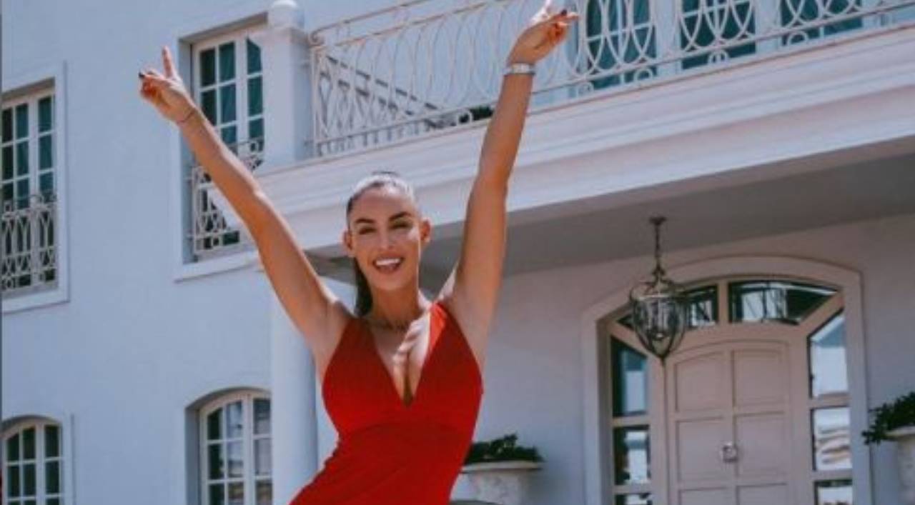 Lucia Javorcekova in rosso