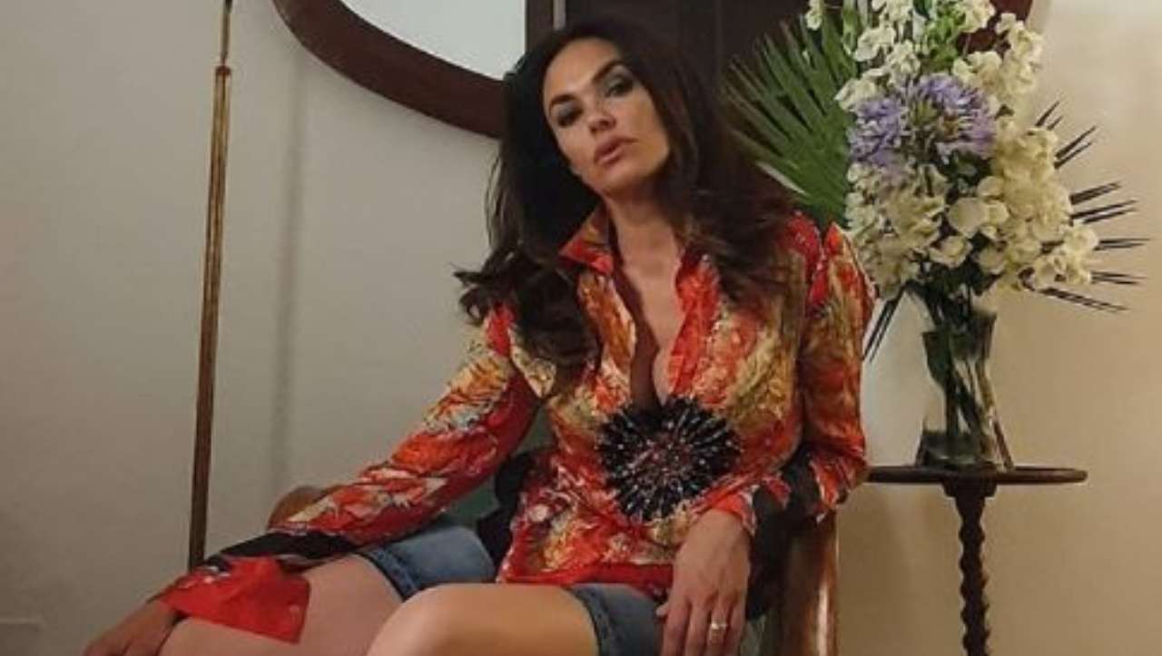 Maria Grazia Cucinotta sensuale