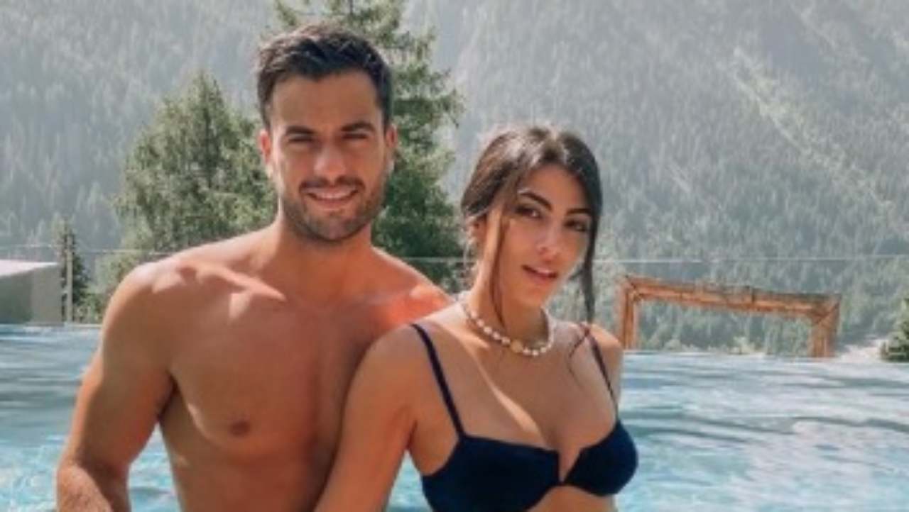 Pierpaolo Pretelli e Giulia Salemi in costume