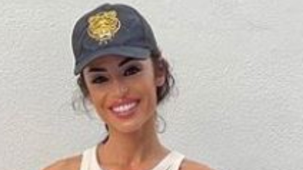 Raffaella Fico Spesa Canotta