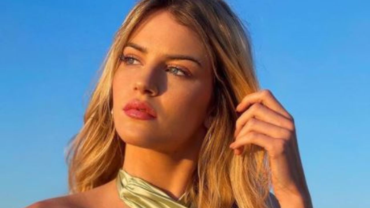 Sara Croce Fondoschiena Muro Posizione