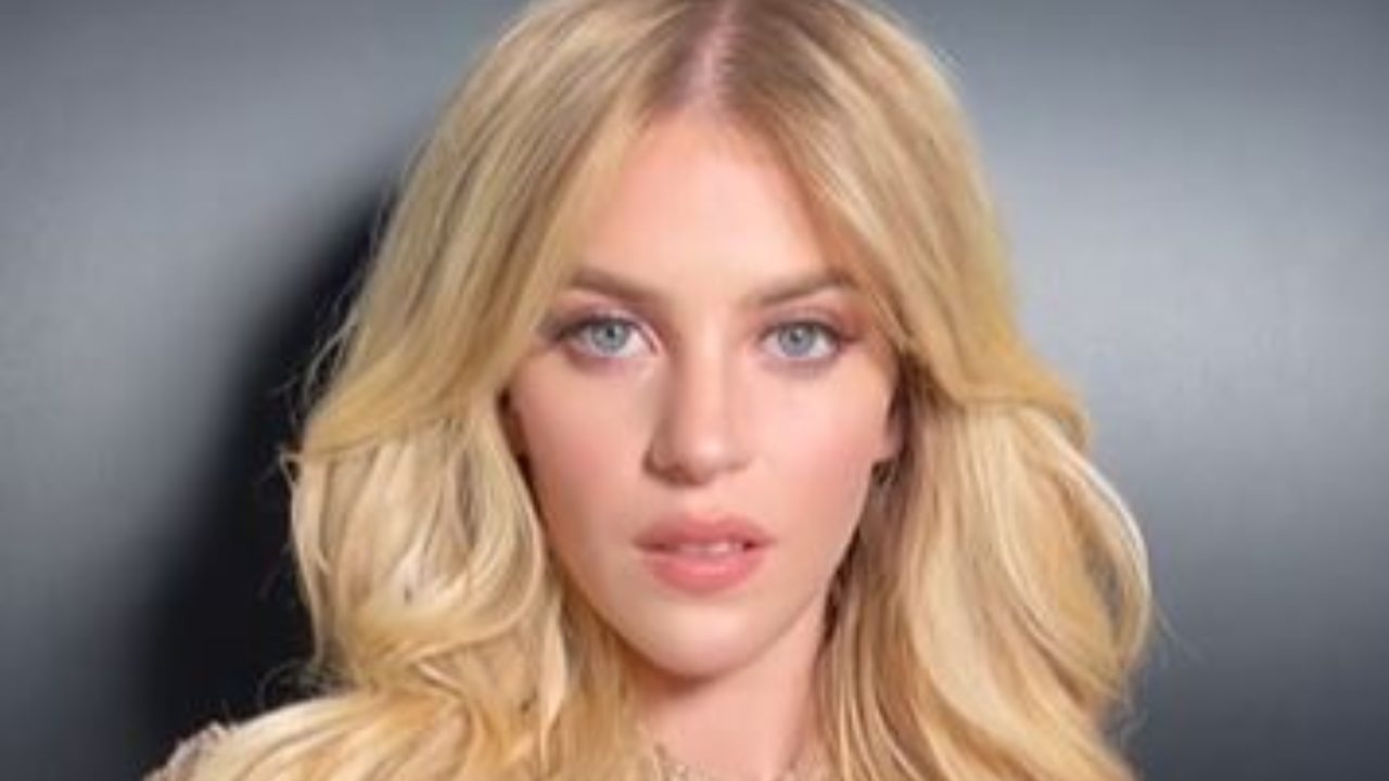 Sara Croce Festival Cannes Décolleté