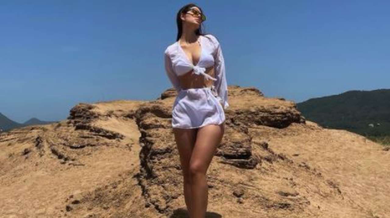 Stella Bossari sensuale