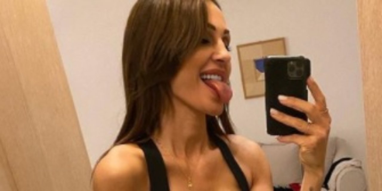 Anna Tatangelo selfie