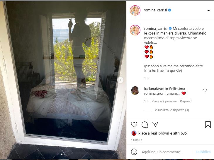 Romina Carrisi in posa