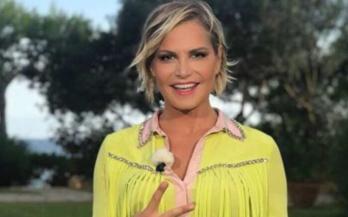 Simona Ventura sorriso