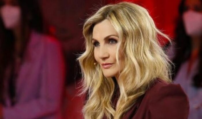 Lorella Cuccarini primo piano