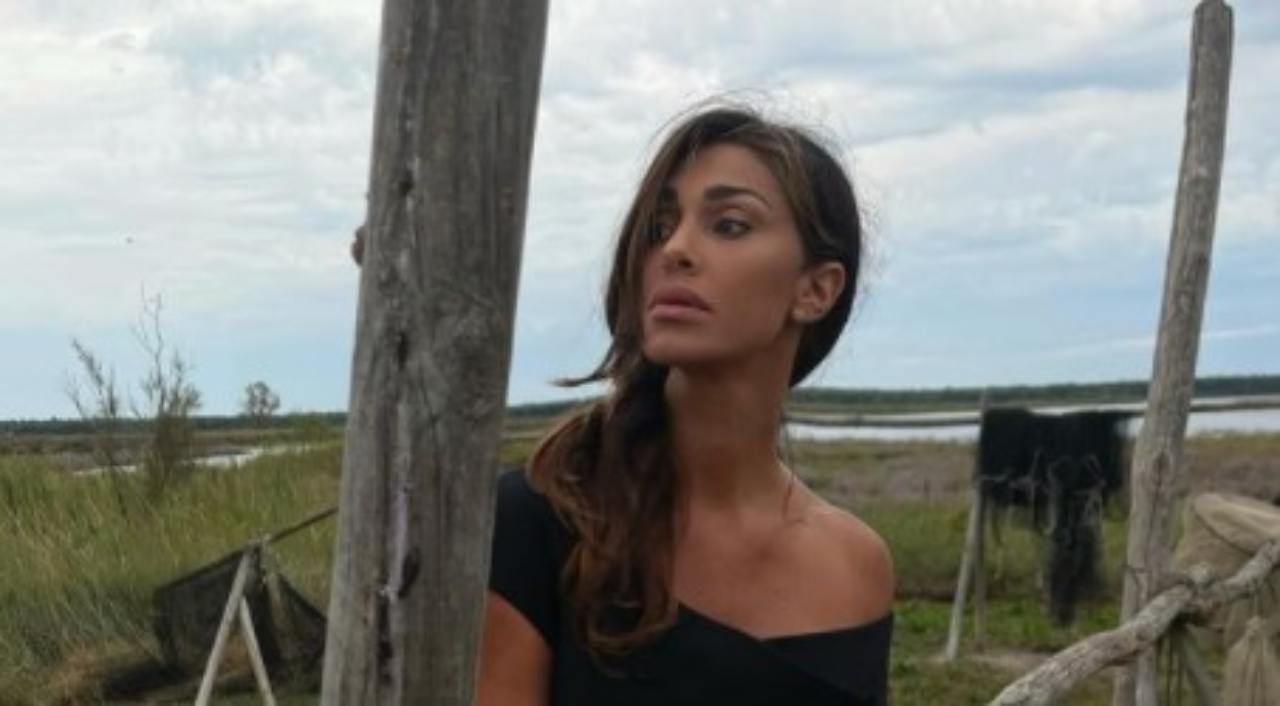 Belen Rodriguez nella natura