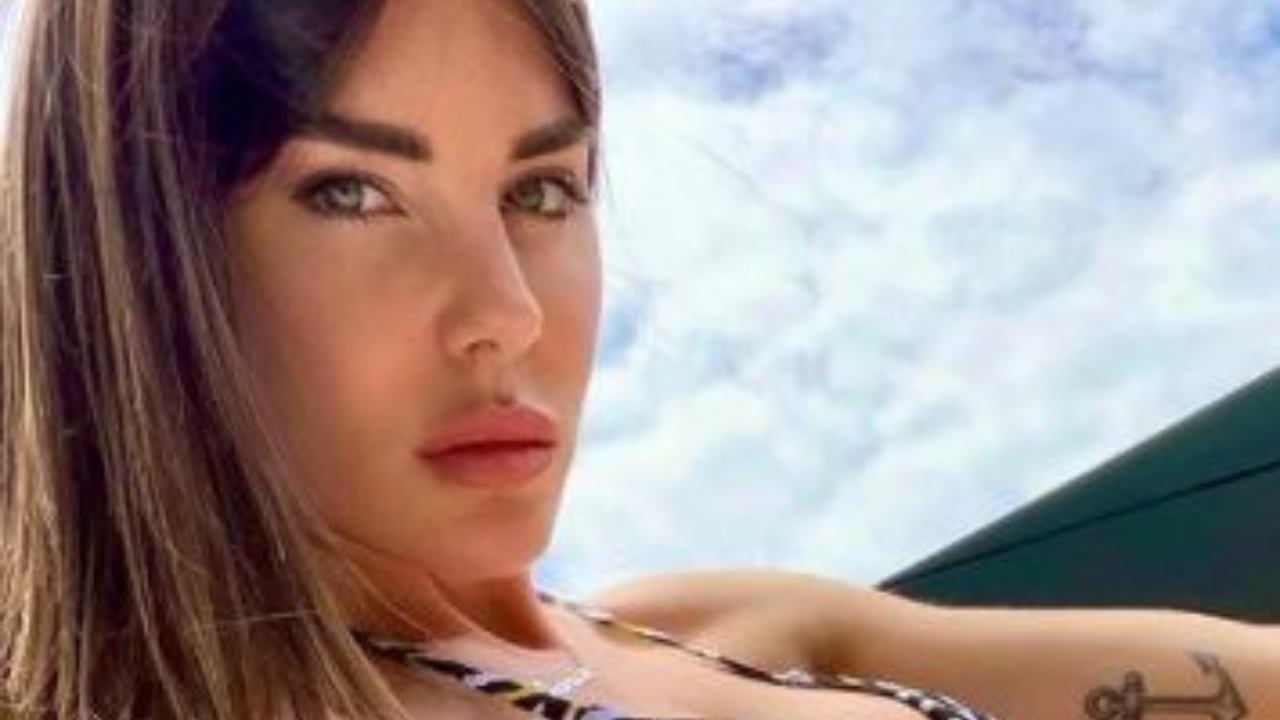 Bianca Atzei Barca Bianco Nero