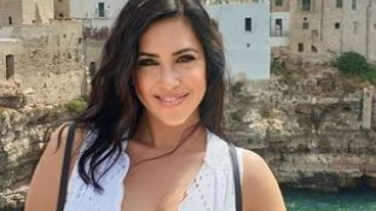 Claudia Ruggeri Spacco Canotta Bianca