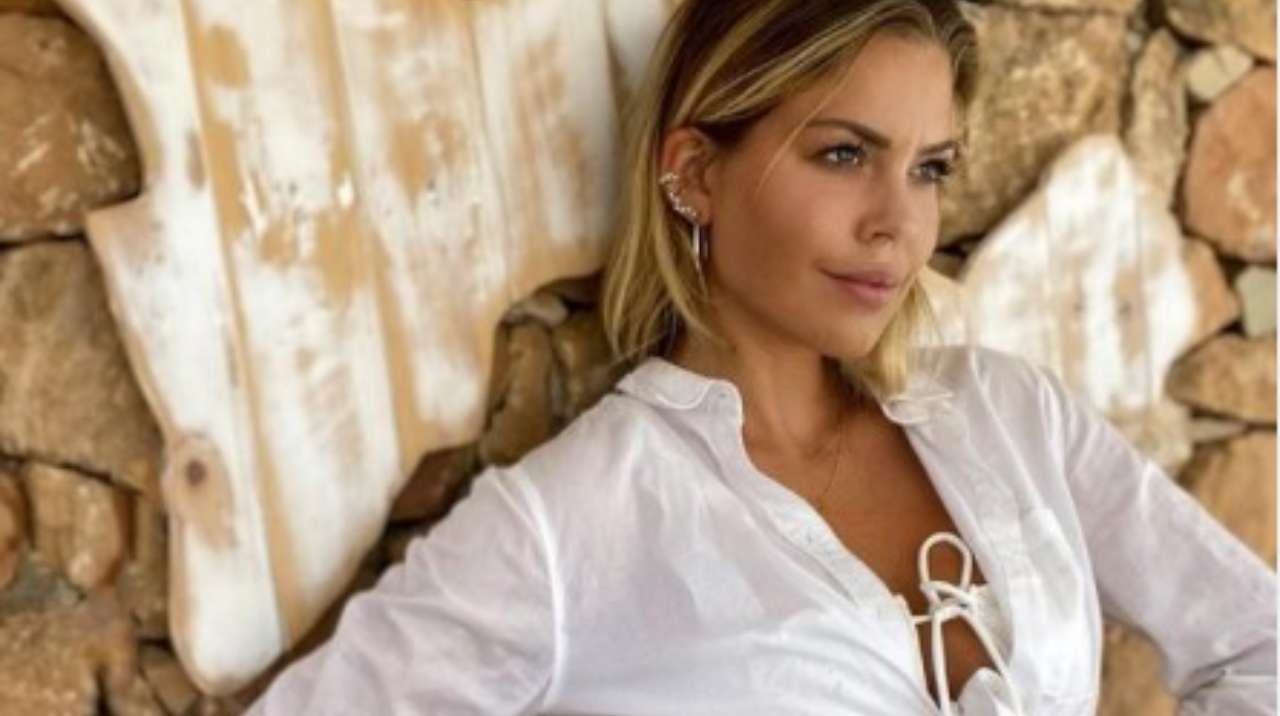 Costanza Caracciolo sensuale