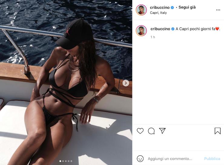Cristina Buccino in barca