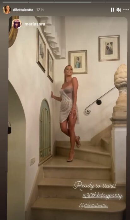 Diletta Leotta scalinata