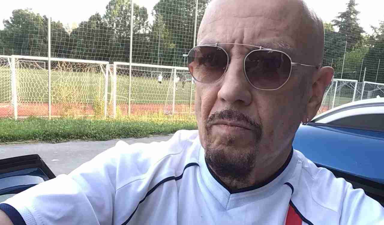 Enrico Ruggeri in un selfie(1)