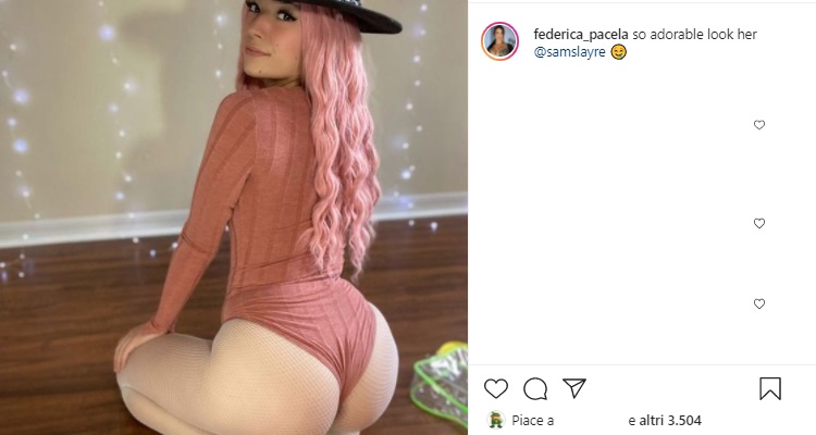 Federica Pacela posa sensuale