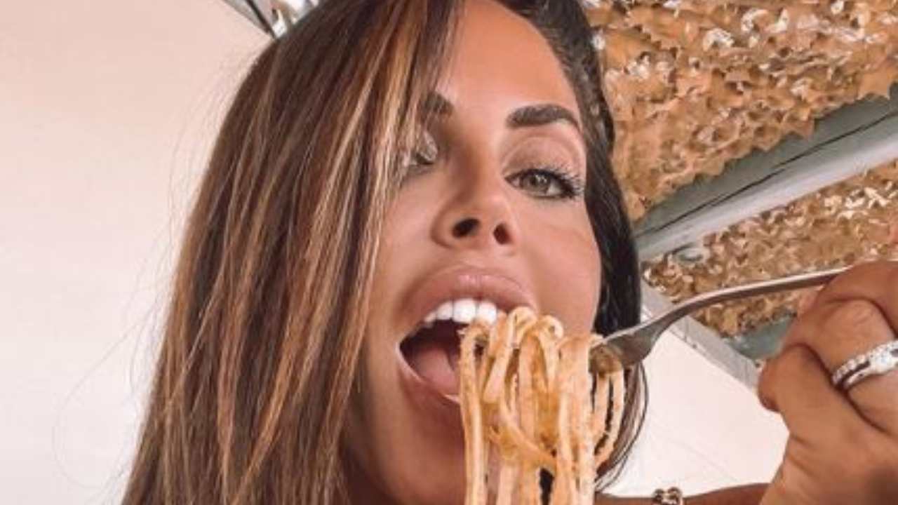 Guendalina Tavassi Pasta Curve Mykonos