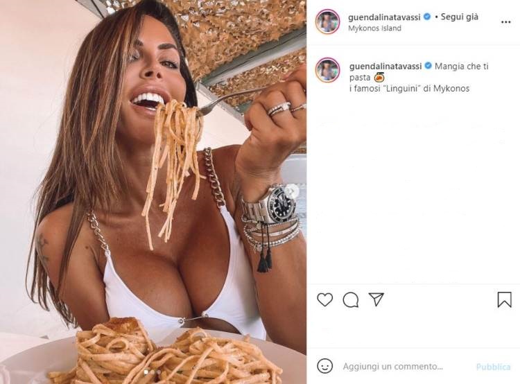 Guendalina Tavassi Pasta Curve