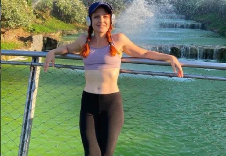 La cantante dimagrita e allenata