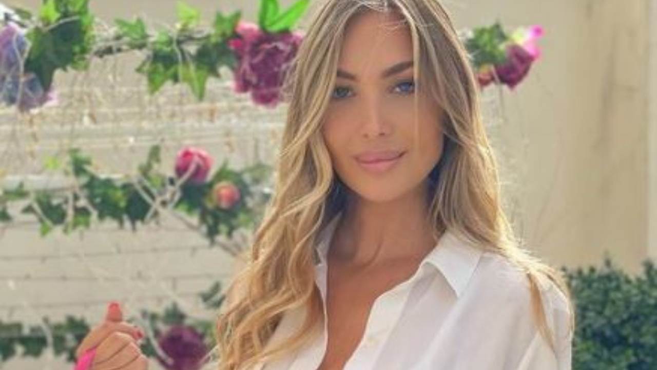 Laura Cremaschi Spesa Camicia Bianca