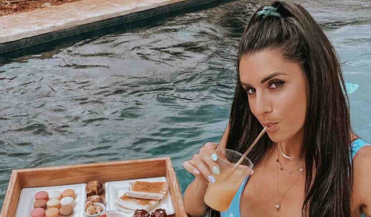 Valentina Vignali in piscina