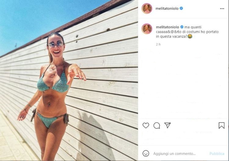 Melita Toniolo Spiaggia Costume Parolaccia 