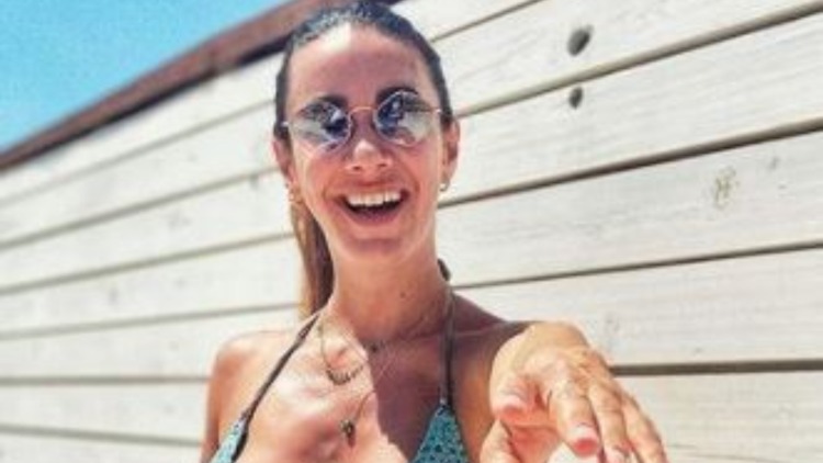 Melita Toniolo Spiaggia Costume Parolaccia 