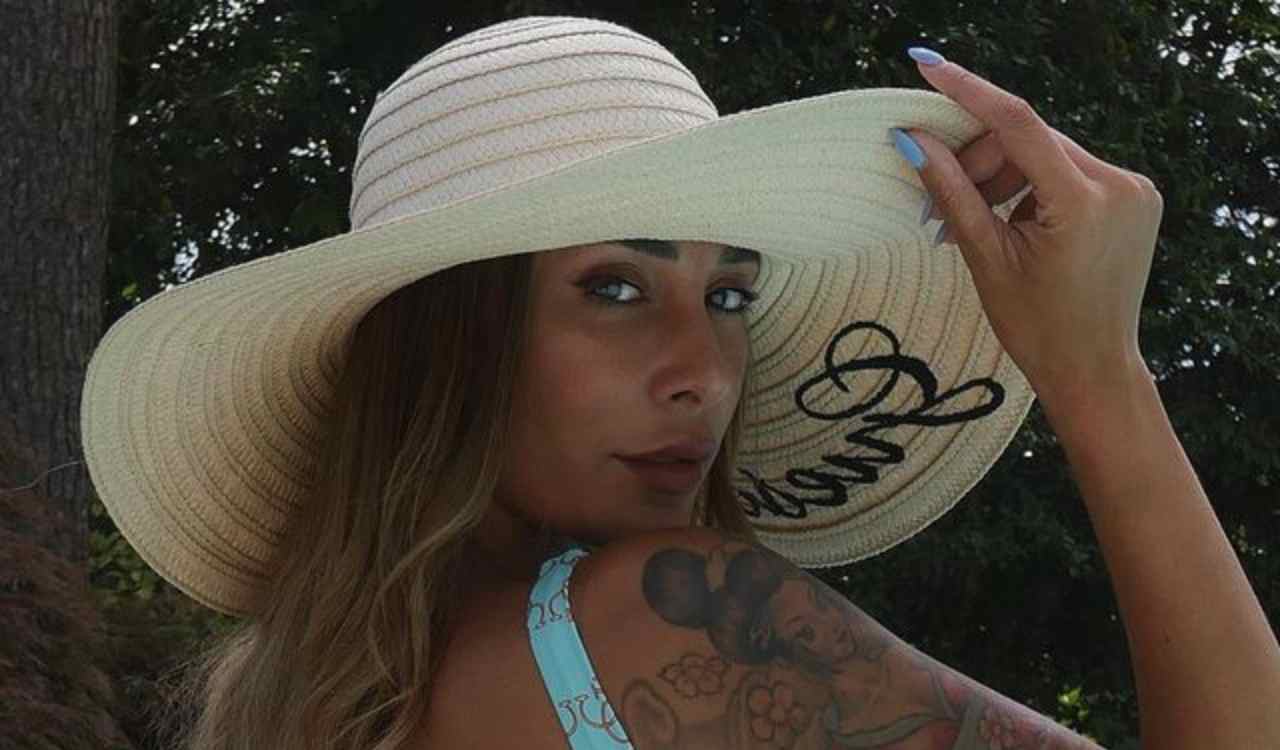 Sonia Lorenzini in posa