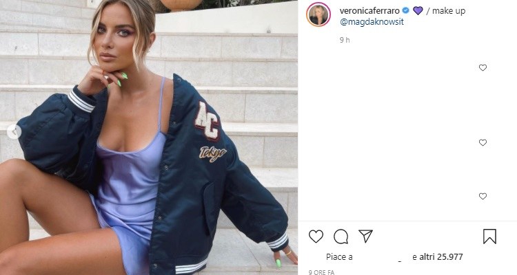 Veronica Ferraro in posa