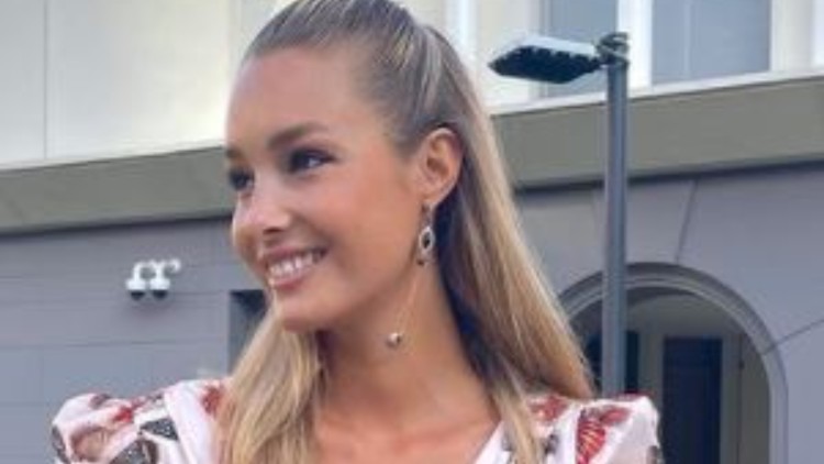 Viky Varga Vestito Estivo Sensuale 