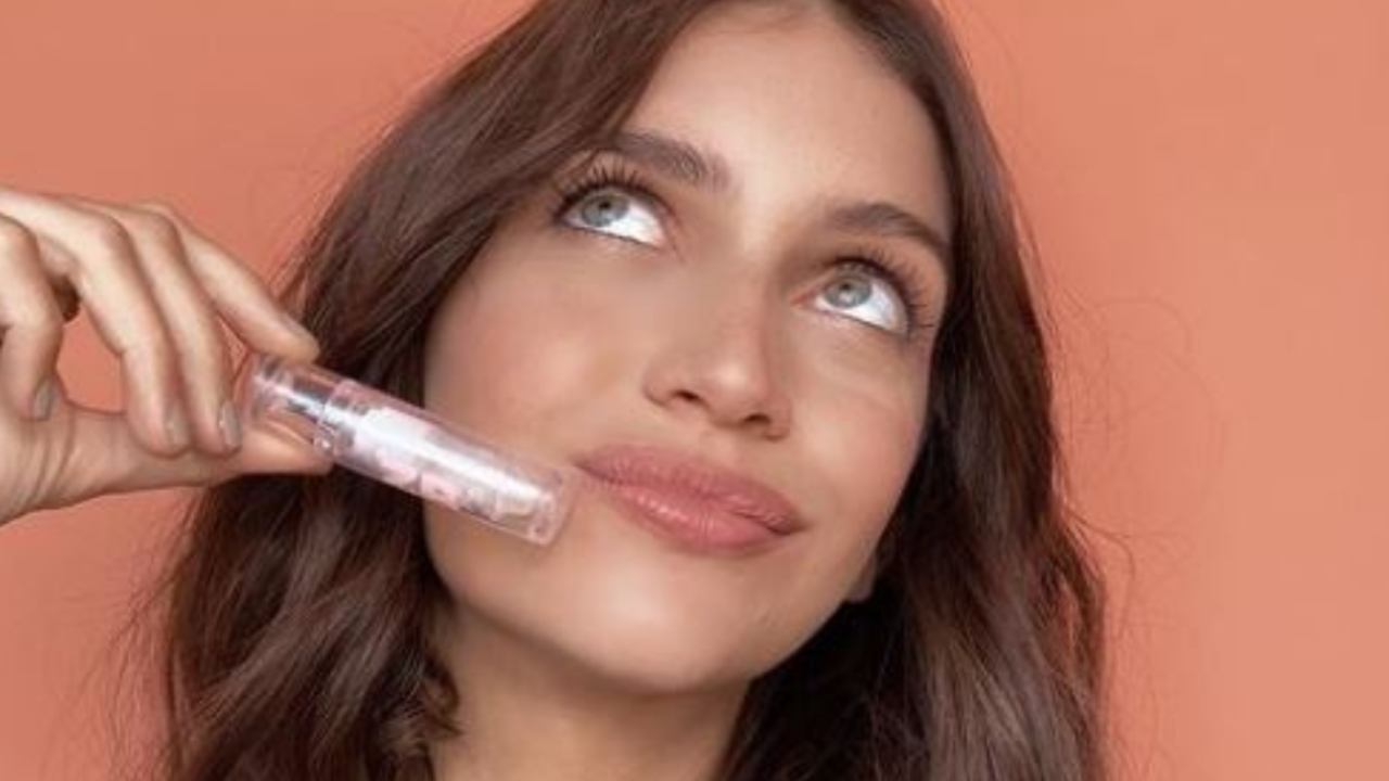 Zaira Nara Trucco Specchio Spacco